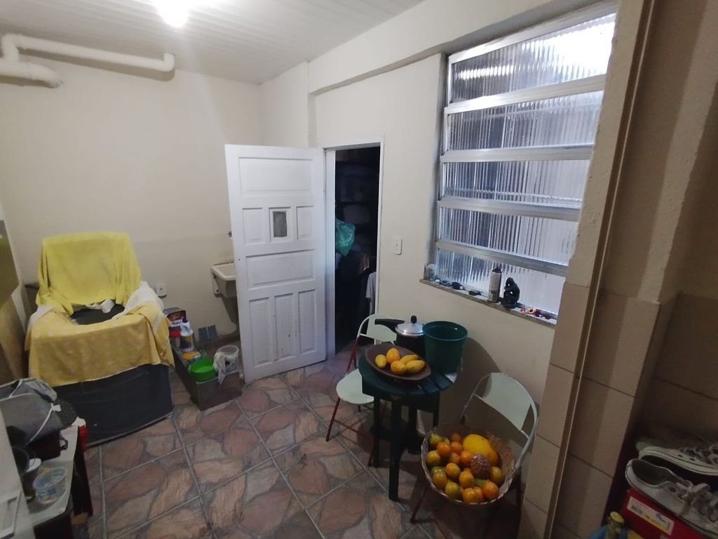 Imagens do imóveis Apartamento em Santa Teresa com Dois Quartos e Dependência