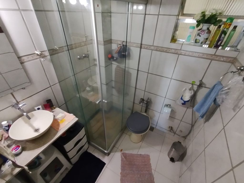 Imagens do imóveis Apartamento em Santa Teresa com Dois Quartos e Dependência