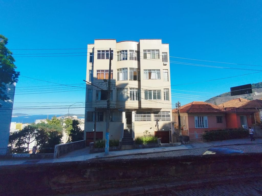 Imagens do imóveis Apartamento em Santa Teresa com Dois Quartos e Dependência