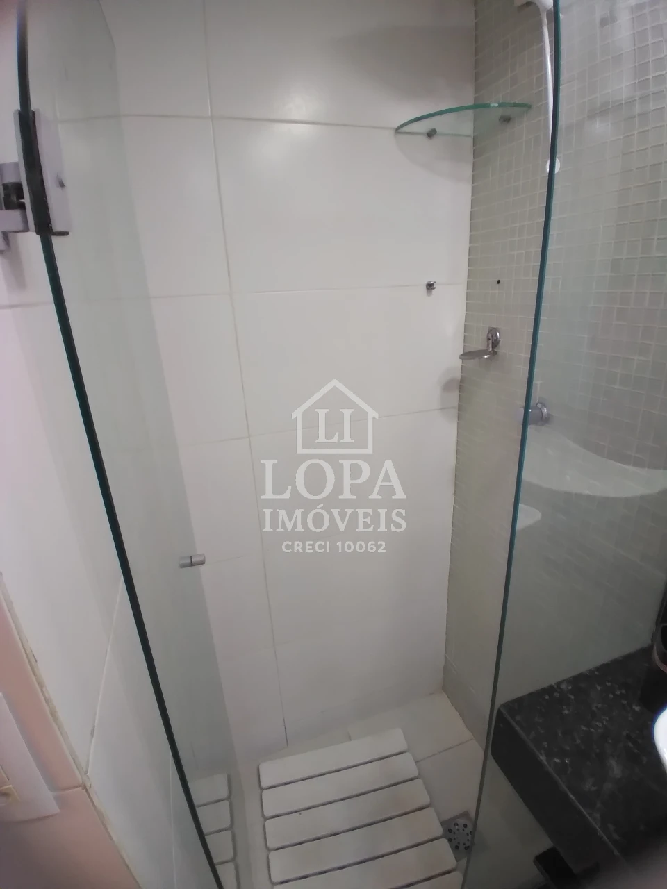 Imagens do imóveis Um apartamento dividido em dois, à venda em Copacabana com cento e vinte metros por  um milhão e quarenta mil reais