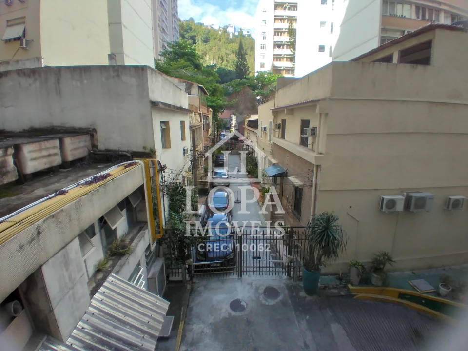 Imagens do imóveis Um apartamento dividido em dois, à venda em Copacabana com cento e vinte metros por  um milhão e quarenta mil reais