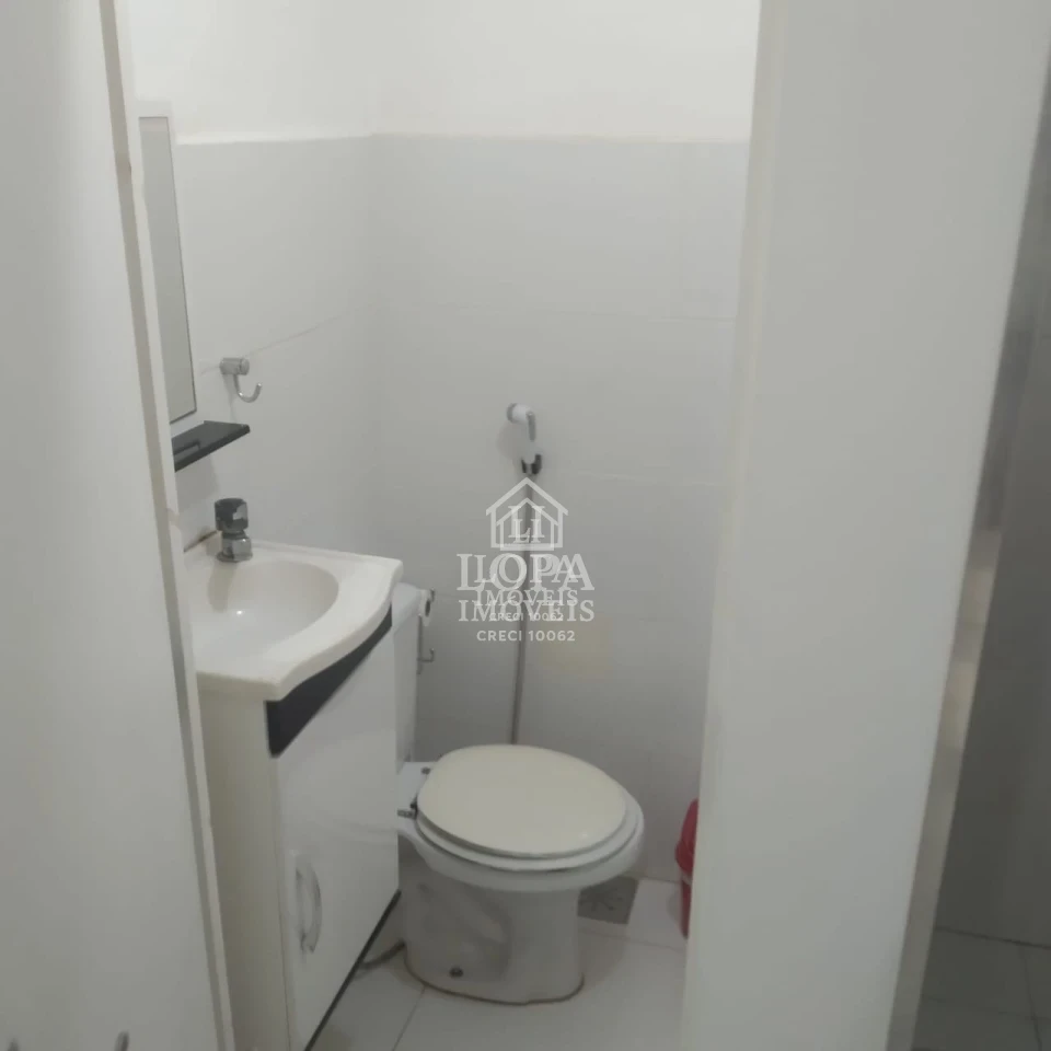 Sala Comercial A Vanda Na Praça TiraDentes