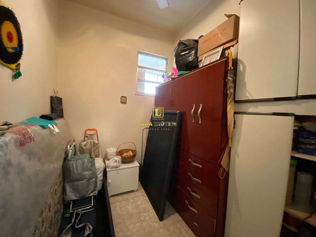 Imagens do imóveis Apartamento Amplo de Dois Quartos e Dependência na Rua André Cavalcanti CentroRJ