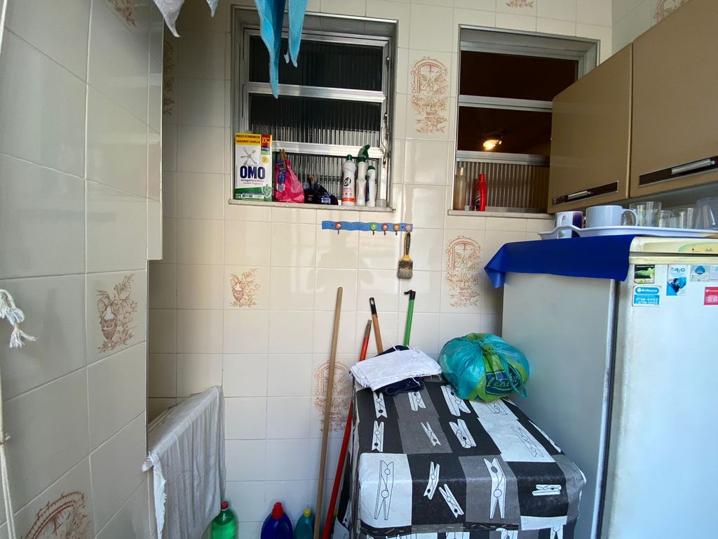 Imagens do imóveis Apartamento Amplo de Dois Quartos e Dependência na Rua André Cavalcanti CentroRJ