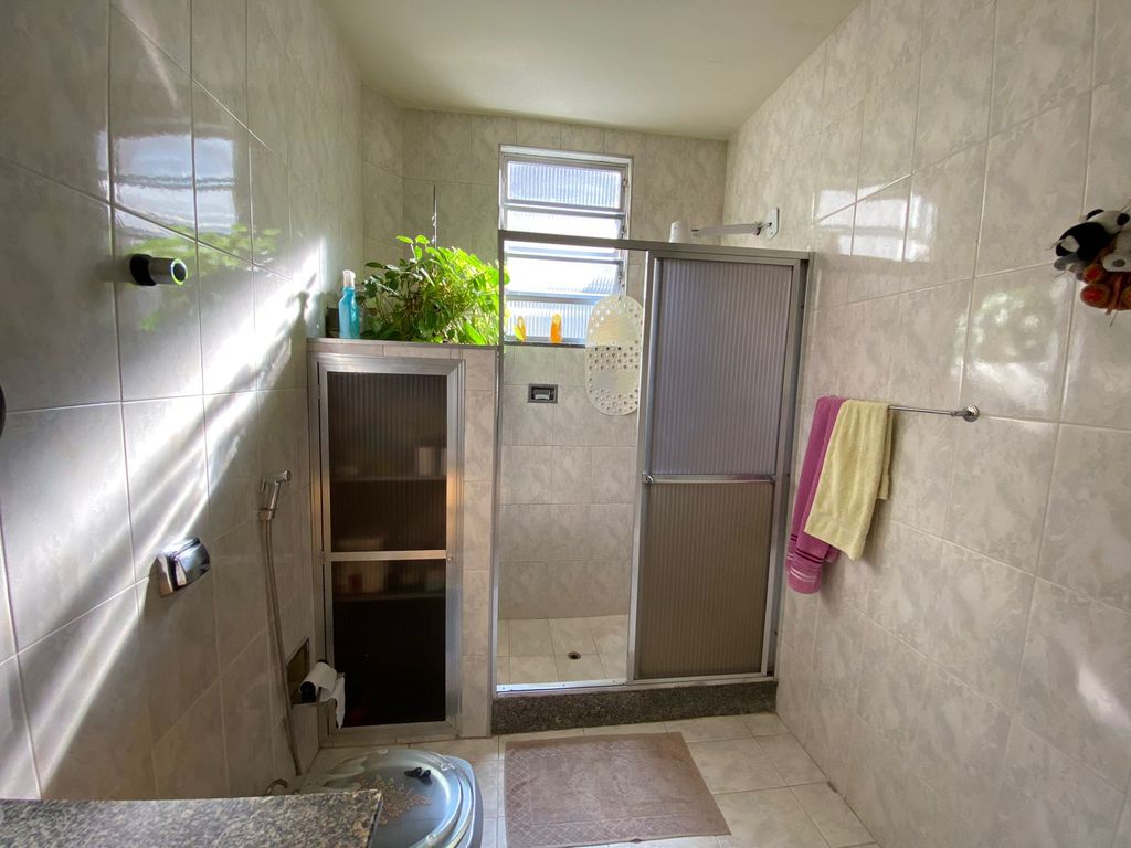 Imagens do imóveis Apartamento Amplo de Dois Quartos e Dependência na Rua André Cavalcanti CentroRJ