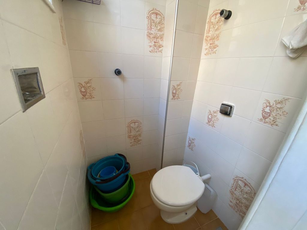 Imagens do imóveis Apartamento Amplo de Dois Quartos e Dependência na Rua André Cavalcanti CentroRJ