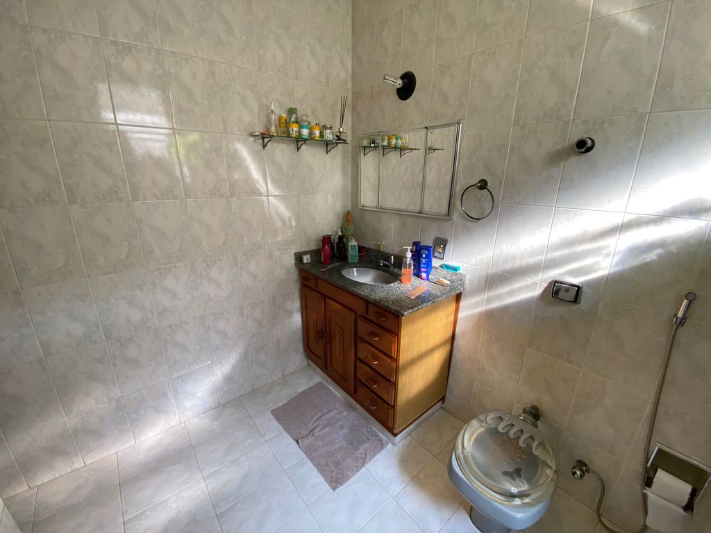Imagens do imóveis Apartamento Amplo de Dois Quartos e Dependência na Rua André Cavalcanti CentroRJ