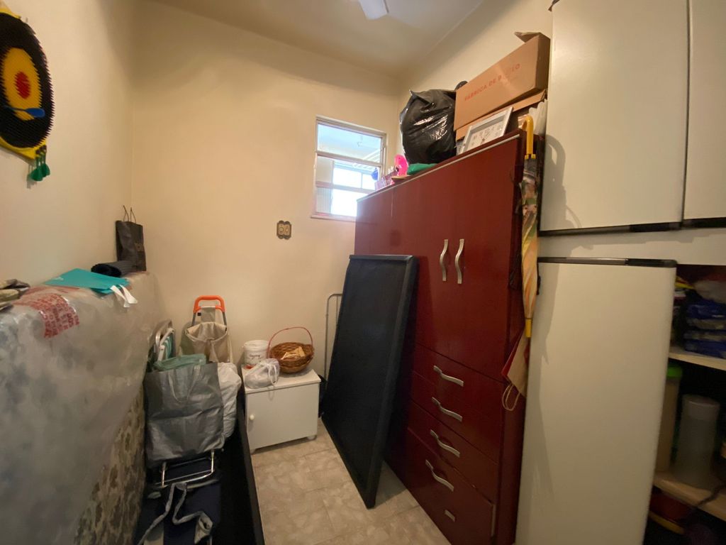 Imagens do imóveis Apartamento Amplo de Dois Quartos e Dependência na Rua André Cavalcanti CentroRJ