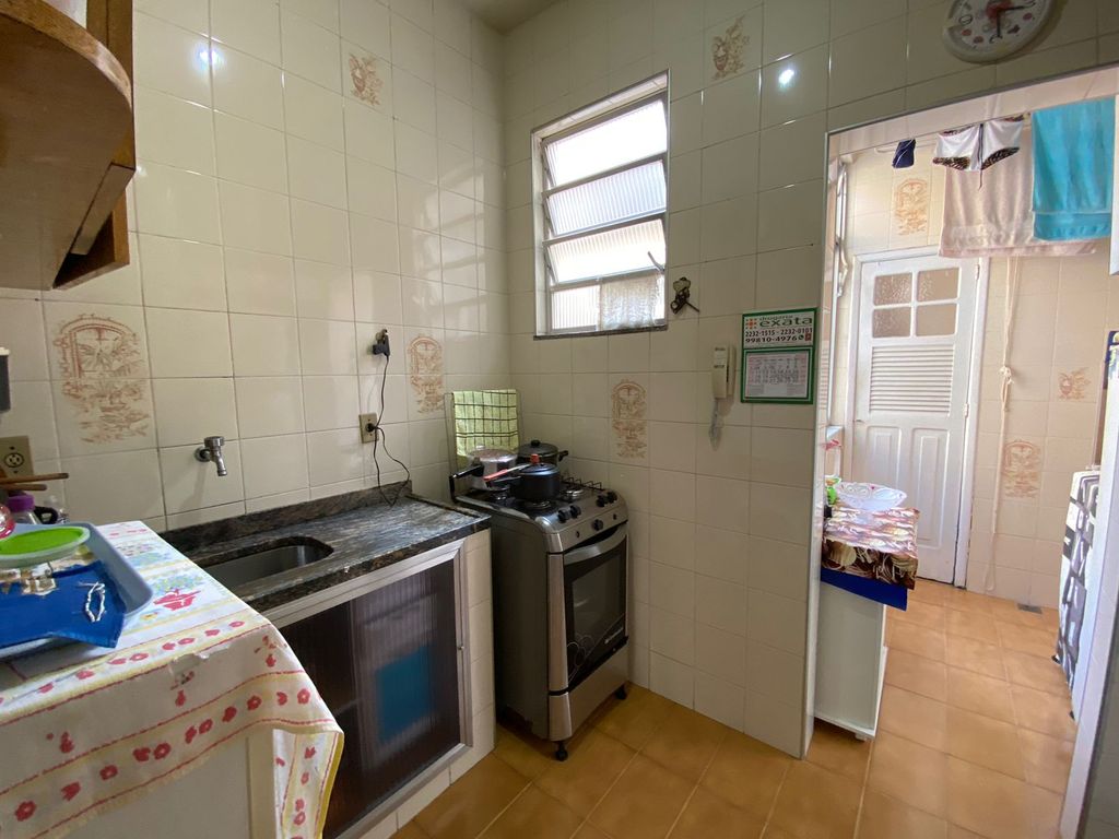 Imagens do imóveis Apartamento Amplo de Dois Quartos e Dependência na Rua André Cavalcanti CentroRJ