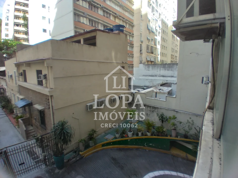 Imagens do imóveis Um apartamento dividido em dois, à venda em Copacabana com cento e vinte metros por  um milhão e quarenta mil reais