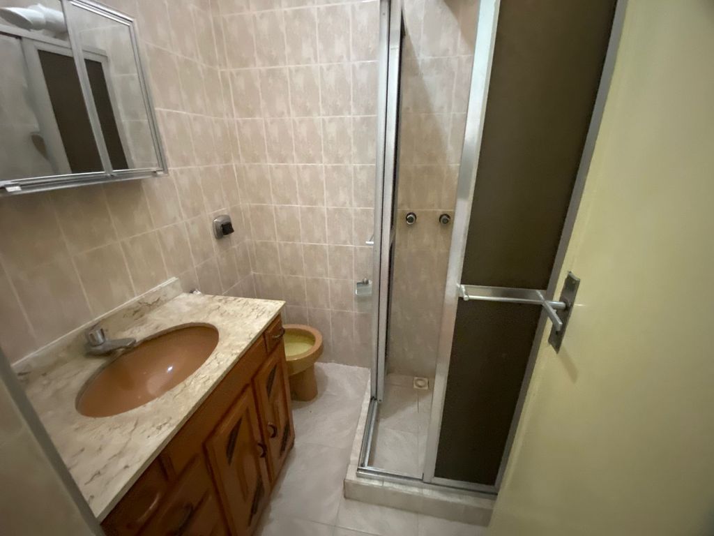 Imagens do imóveis Apartamento de Três Quartos com 103m² no Bairro de Fátima no Centro RJ