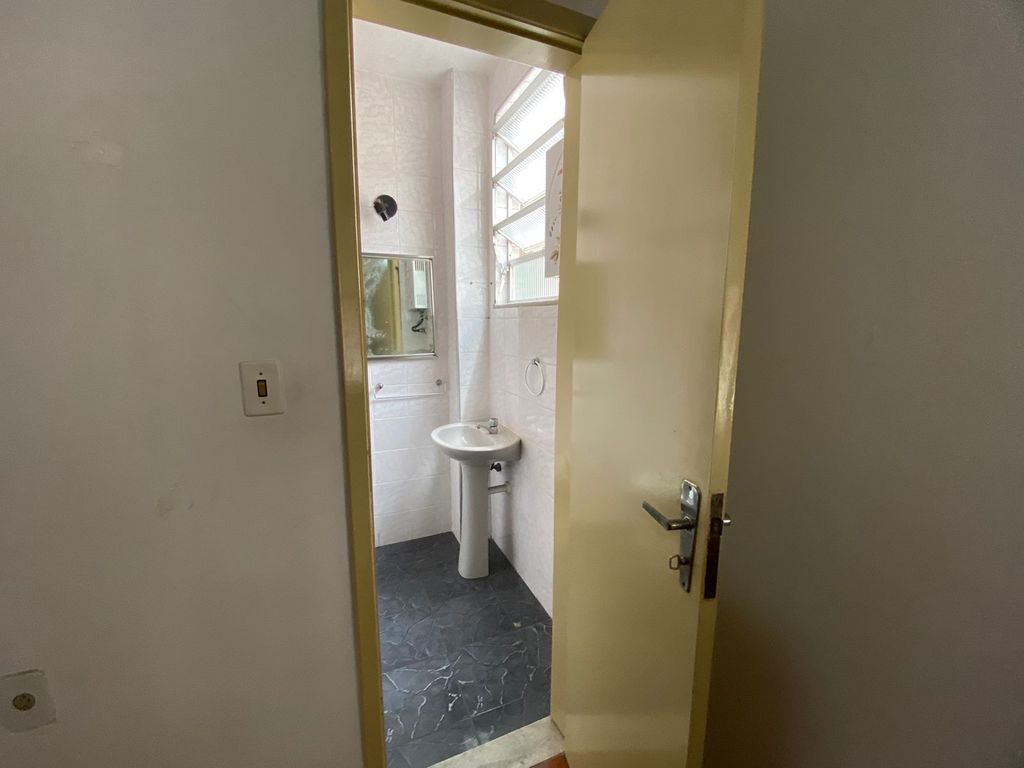 Imagens do imóveis Apartamento de Três Quartos com 103m² no Bairro de Fátima no Centro RJ