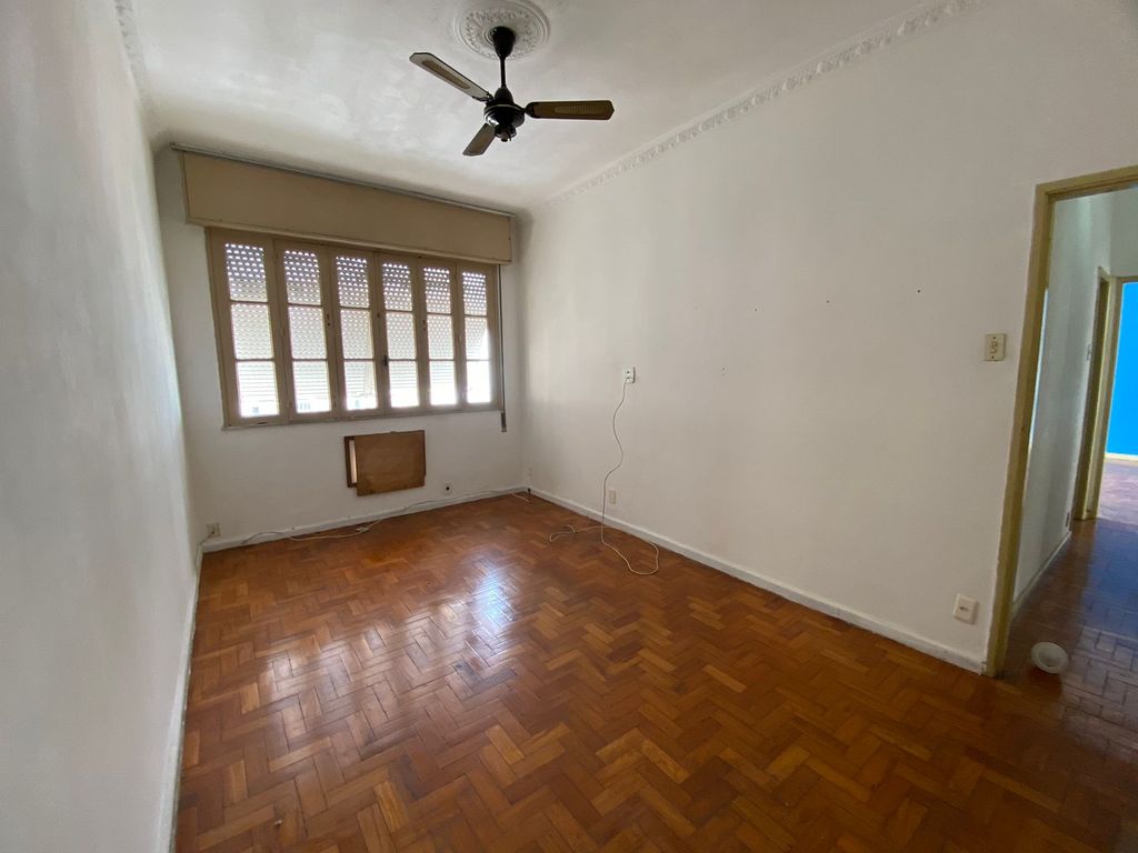 Imagens do imóveis Apartamento de Três Quartos com 103m² no Bairro de Fátima no Centro RJ