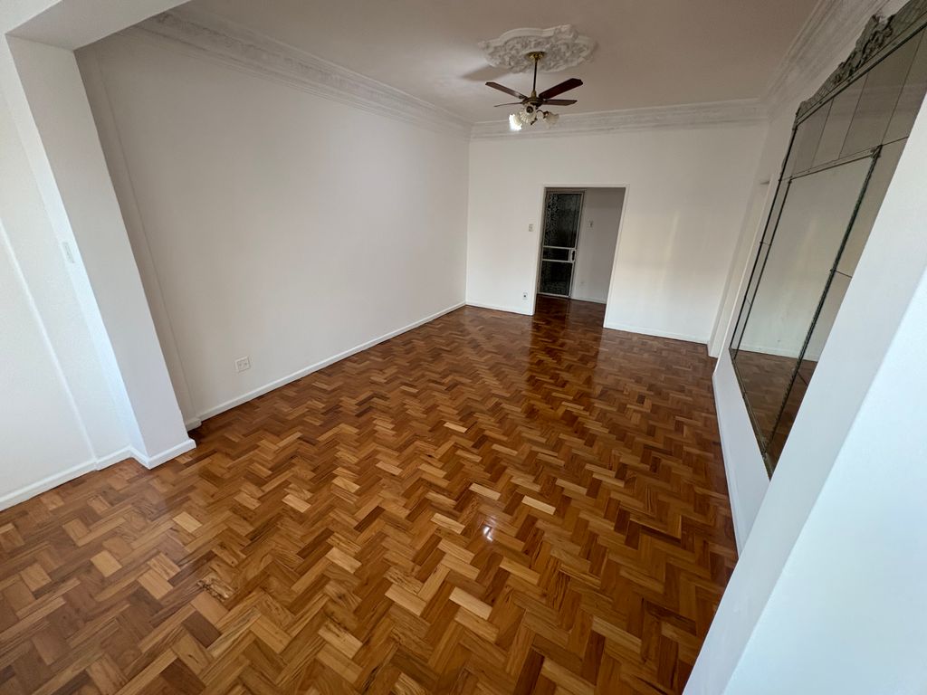 Imagens do imóveis Apartamento de Três Quartos com 103m² no Bairro de Fátima no Centro RJ