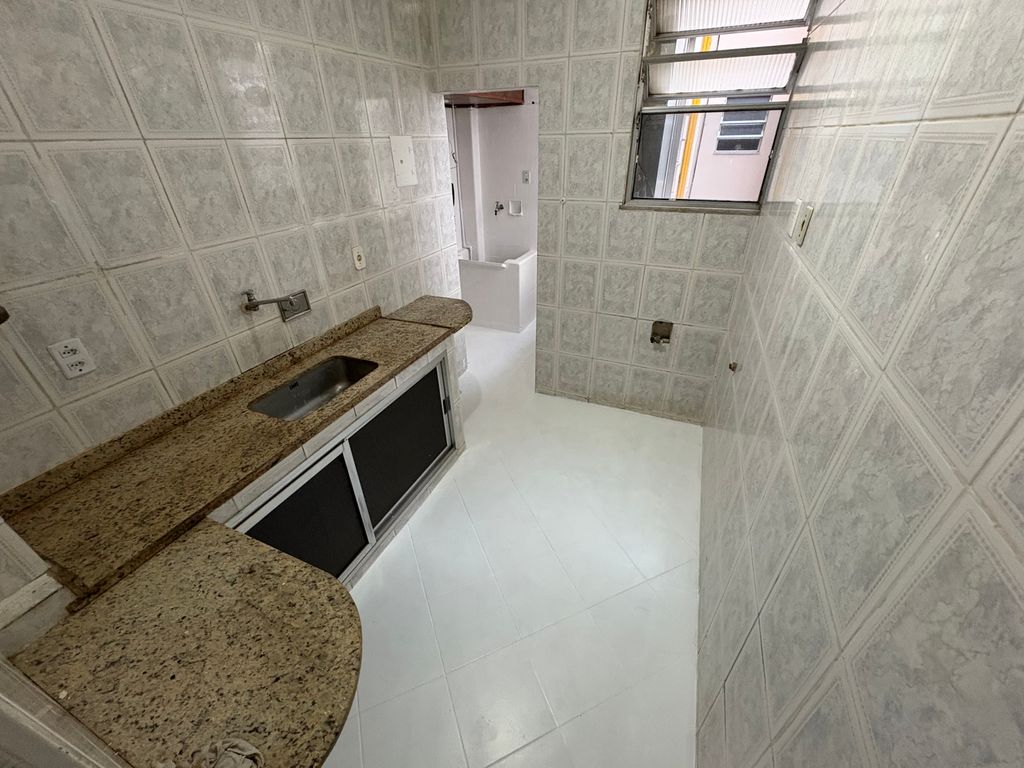 Imagens do imóveis Apartamento de Três Quartos com 103m² no Bairro de Fátima no Centro RJ