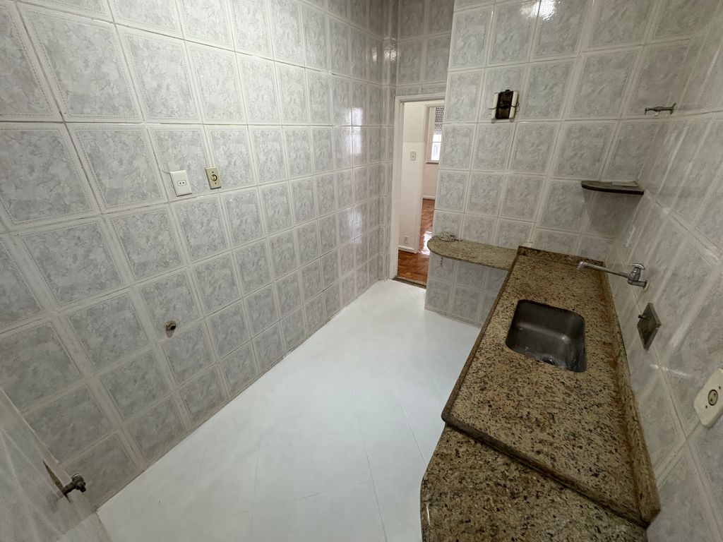 Imagens do imóveis Apartamento de Três Quartos com 103m² no Bairro de Fátima no Centro RJ