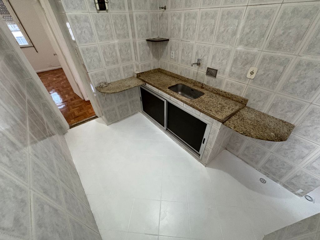 Imagens do imóveis Apartamento de Três Quartos com 103m² no Bairro de Fátima no Centro RJ
