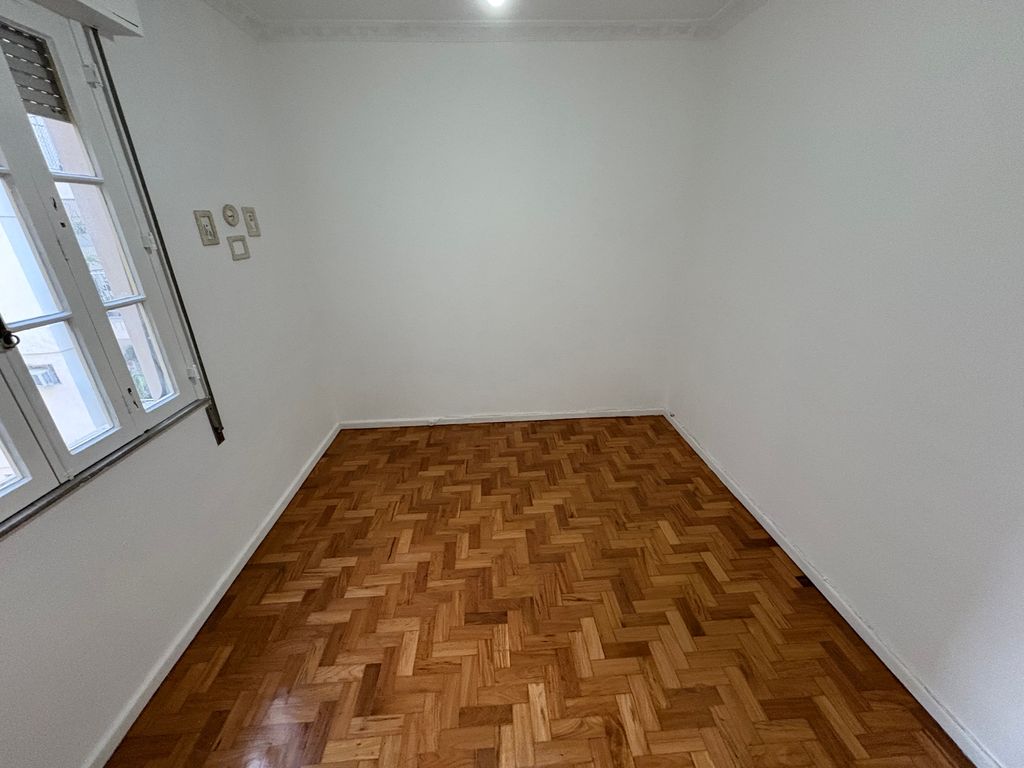 Imagens do imóveis Apartamento de Três Quartos com 103m² no Bairro de Fátima no Centro RJ