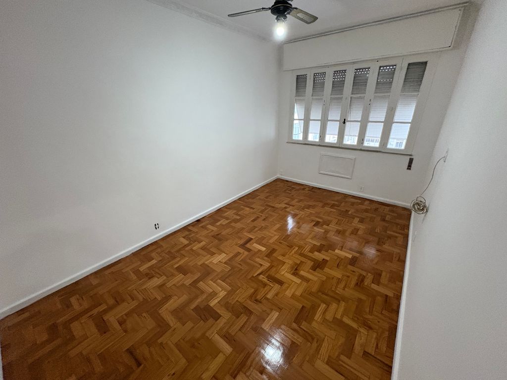 Imagens do imóveis Apartamento de Três Quartos com 103m² no Bairro de Fátima no Centro RJ