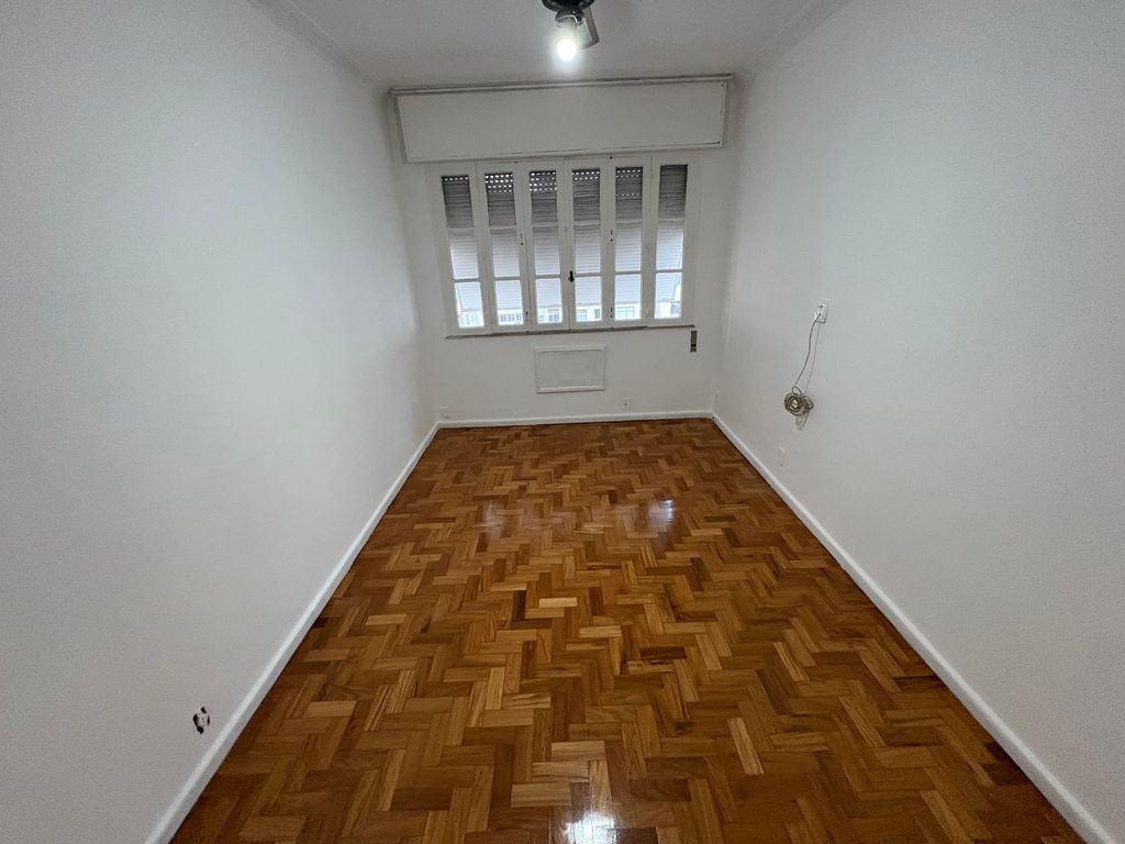 Imagens do imóveis Apartamento de Três Quartos com 103m² no Bairro de Fátima no Centro RJ