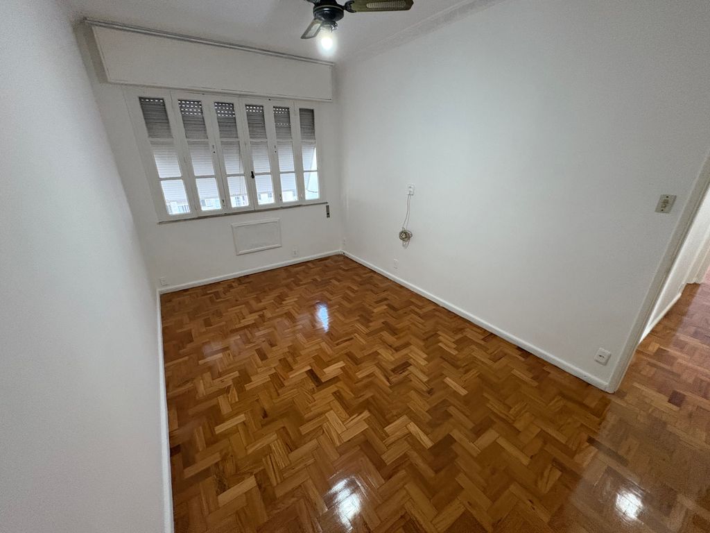 Imagens do imóveis Apartamento de Três Quartos com 103m² no Bairro de Fátima no Centro RJ