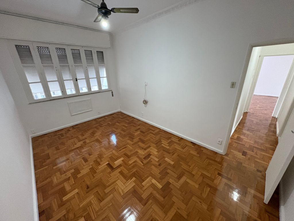 Imagens do imóveis Apartamento de Três Quartos com 103m² no Bairro de Fátima no Centro RJ