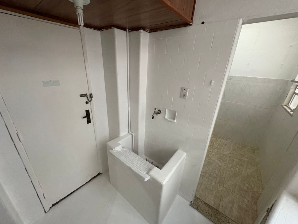 Imagens do imóveis Apartamento de Três Quartos com 103m² no Bairro de Fátima no Centro RJ