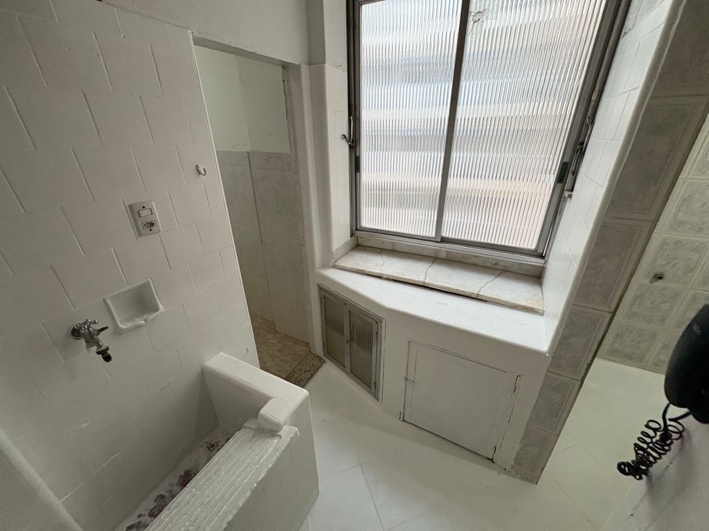 Imagens do imóveis Apartamento de Três Quartos com 103m² no Bairro de Fátima no Centro RJ