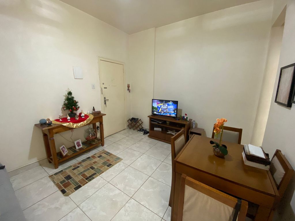 Imagens do imóveis Apartamento de Quarto e Sala Amplo na Rua Riachuelo no Centro do Rio de Janeiro
