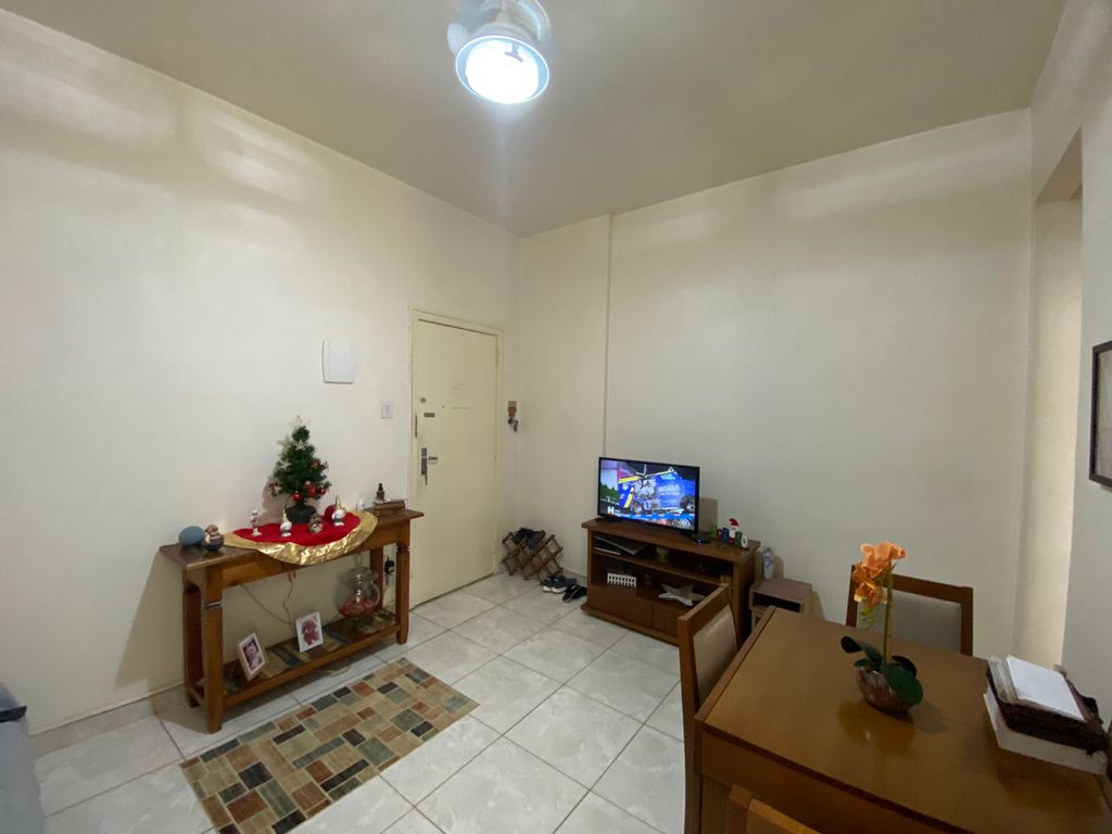 Imagens do imóveis Apartamento de Quarto e Sala Amplo na Rua Riachuelo no Centro do Rio de Janeiro