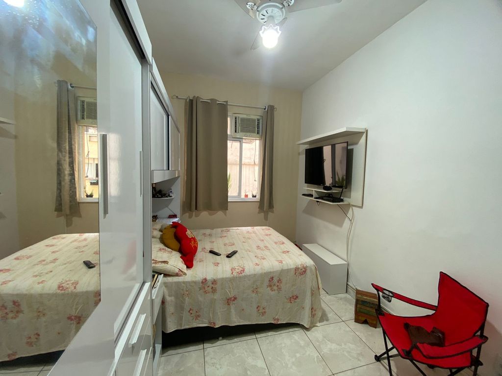 Imagens do imóveis Apartamento de Quarto e Sala Amplo na Rua Riachuelo no Centro do Rio de Janeiro