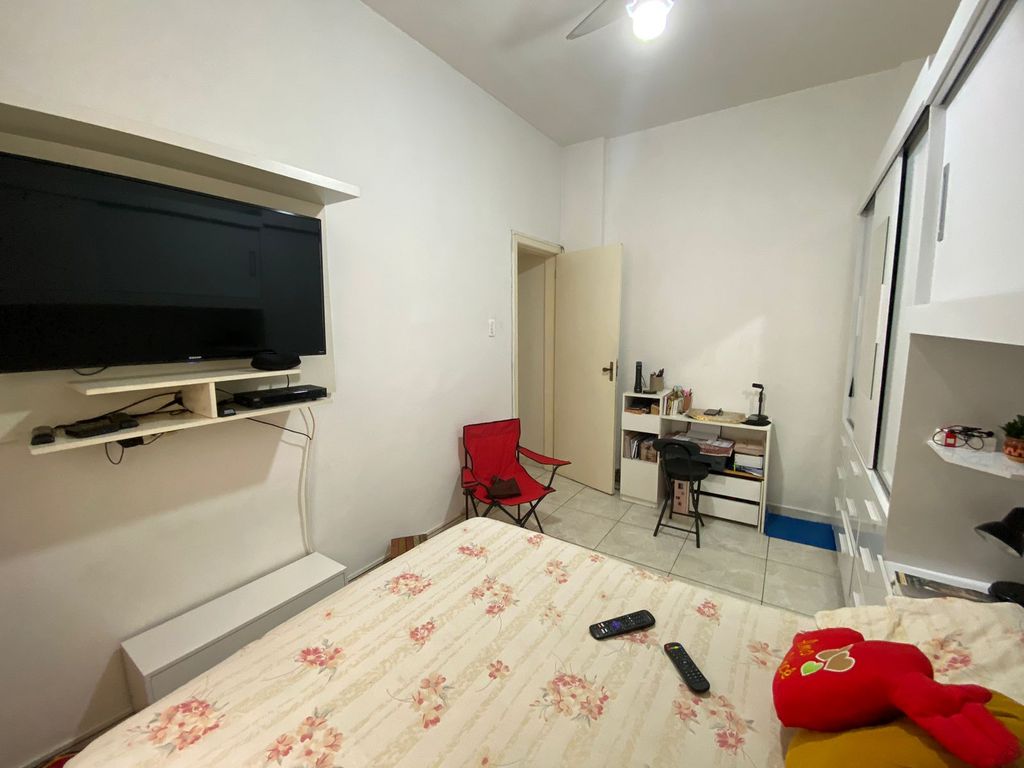Imagens do imóveis Apartamento de Quarto e Sala Amplo na Rua Riachuelo no Centro do Rio de Janeiro