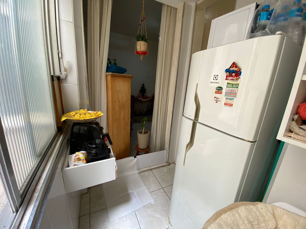 Imagens do imóveis Apartamento de Quarto e Sala Amplo na Rua Riachuelo no Centro do Rio de Janeiro