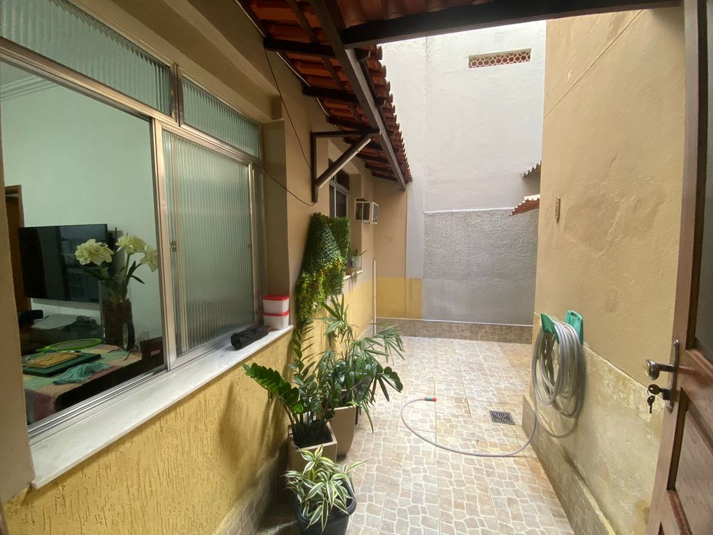 Imagens do imóveis Apartamento Tipo Casa Com Três Quartos e Área externa no Centro Rio de Janeiro