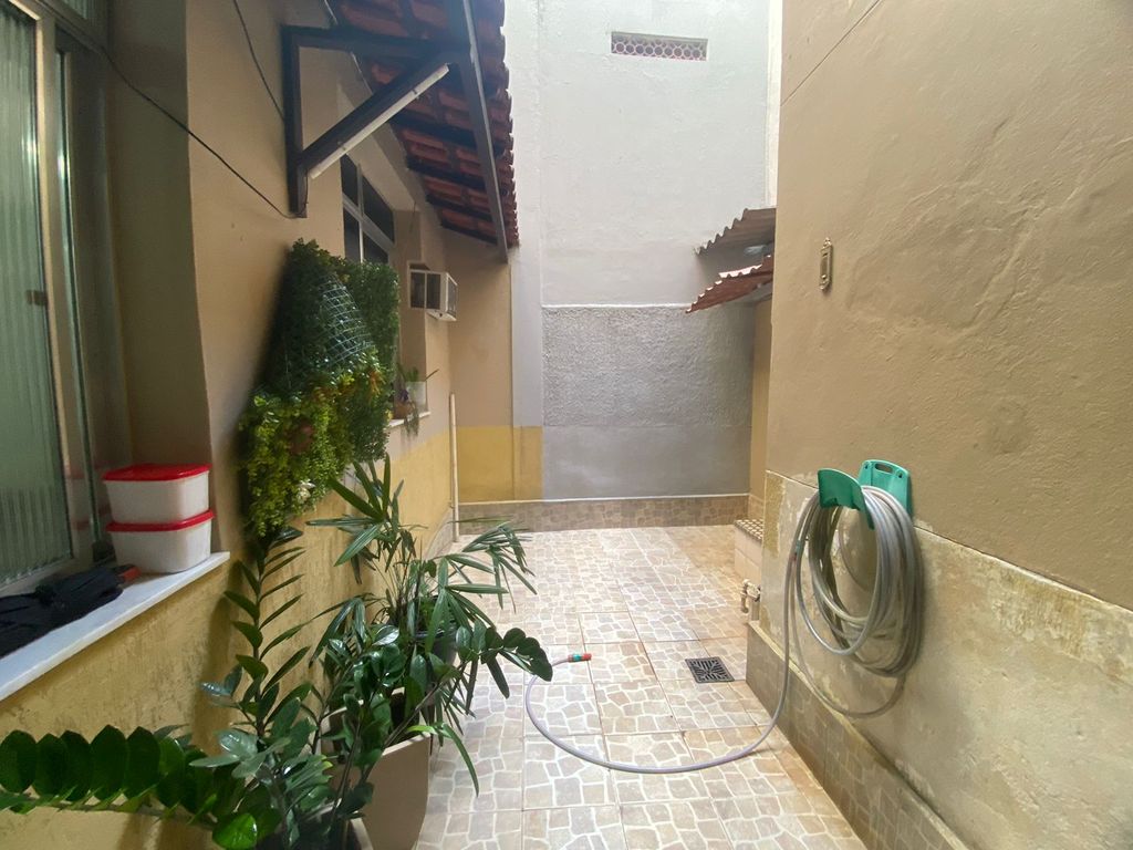 Imagens do imóveis Apartamento Tipo Casa Com Três Quartos e Área externa no Centro Rio de Janeiro