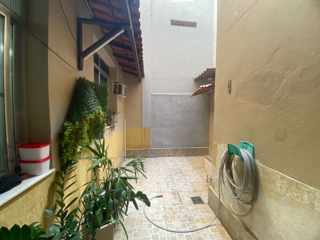 Imagens do imóveis Apartamento Tipo Casa Com Três Quartos e Área externa no Centro Rio de Janeiro