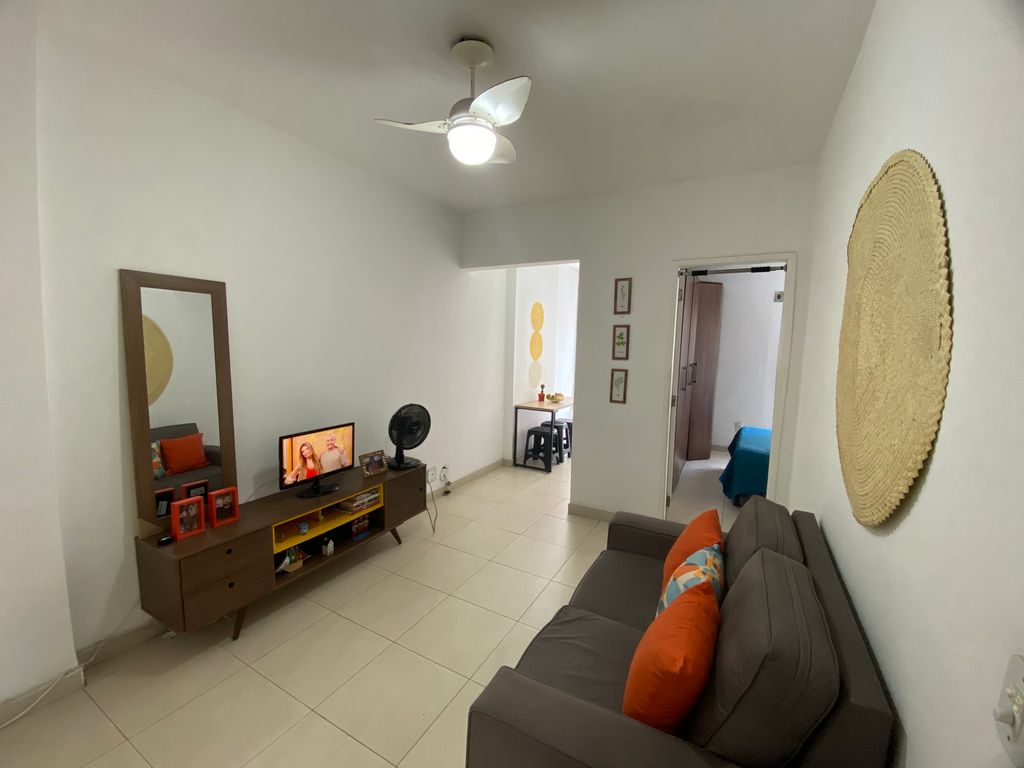 Imagens do imóveis Apartamento Quarto e Sala Reformado Em Prédio com Boa Infraestrutura no Centro
