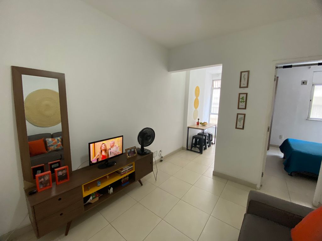 Imagens do imóveis Apartamento Quarto e Sala Reformado Em Prédio com Boa Infraestrutura no Centro