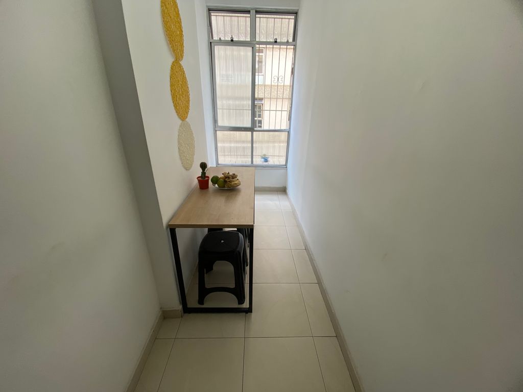 Imagens do imóveis Apartamento Quarto e Sala Reformado Em Prédio com Boa Infraestrutura no Centro