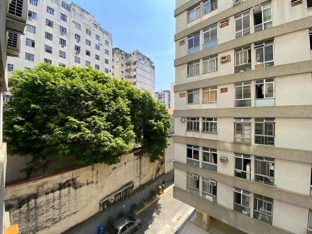 Imagens do imóveis Apartamento Quarto e Sala Reformado Em Prédio com Boa Infraestrutura no Centro