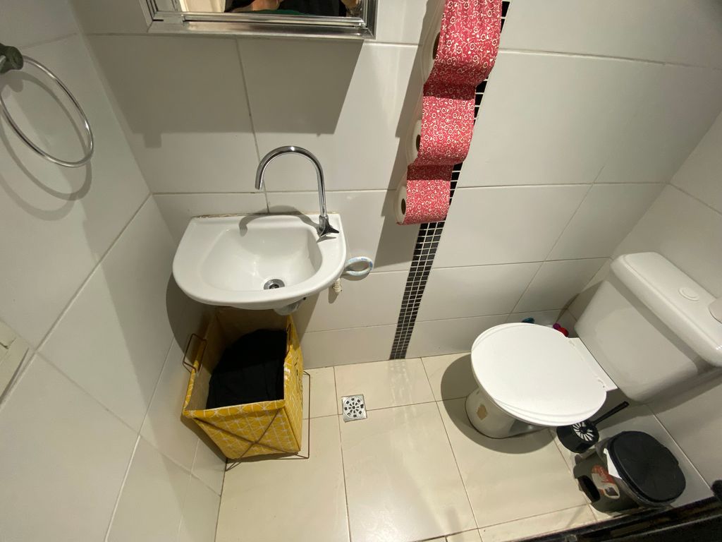 Imagens do imóveis Apartamento Quarto e Sala Reformado Em Prédio com Boa Infraestrutura no Centro