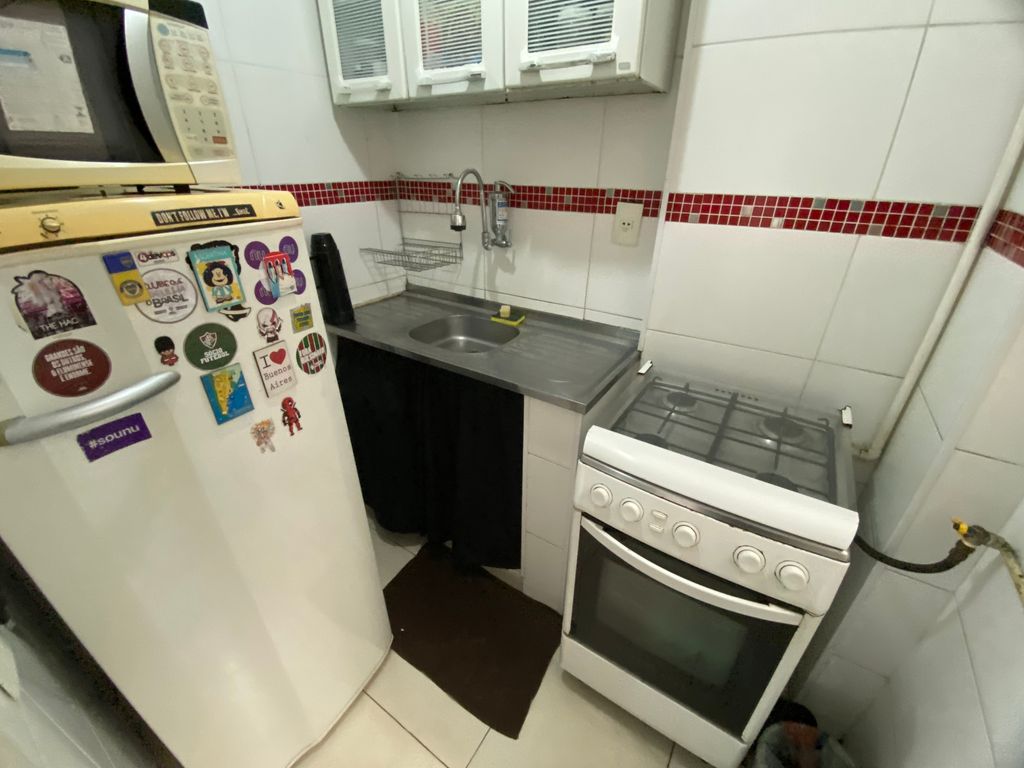 Imagens do imóveis Apartamento Quarto e Sala Reformado Em Prédio com Boa Infraestrutura no Centro