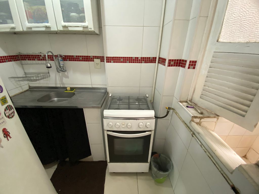 Imagens do imóveis Apartamento Quarto e Sala Reformado Em Prédio com Boa Infraestrutura no Centro
