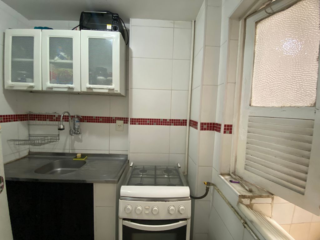 Imagens do imóveis Apartamento Quarto e Sala Reformado Em Prédio com Boa Infraestrutura no Centro