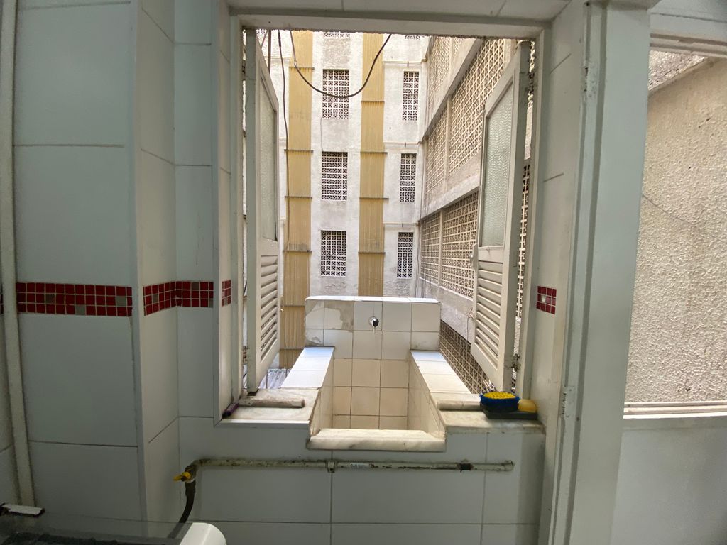 Imagens do imóveis Apartamento Quarto e Sala Reformado Em Prédio com Boa Infraestrutura no Centro