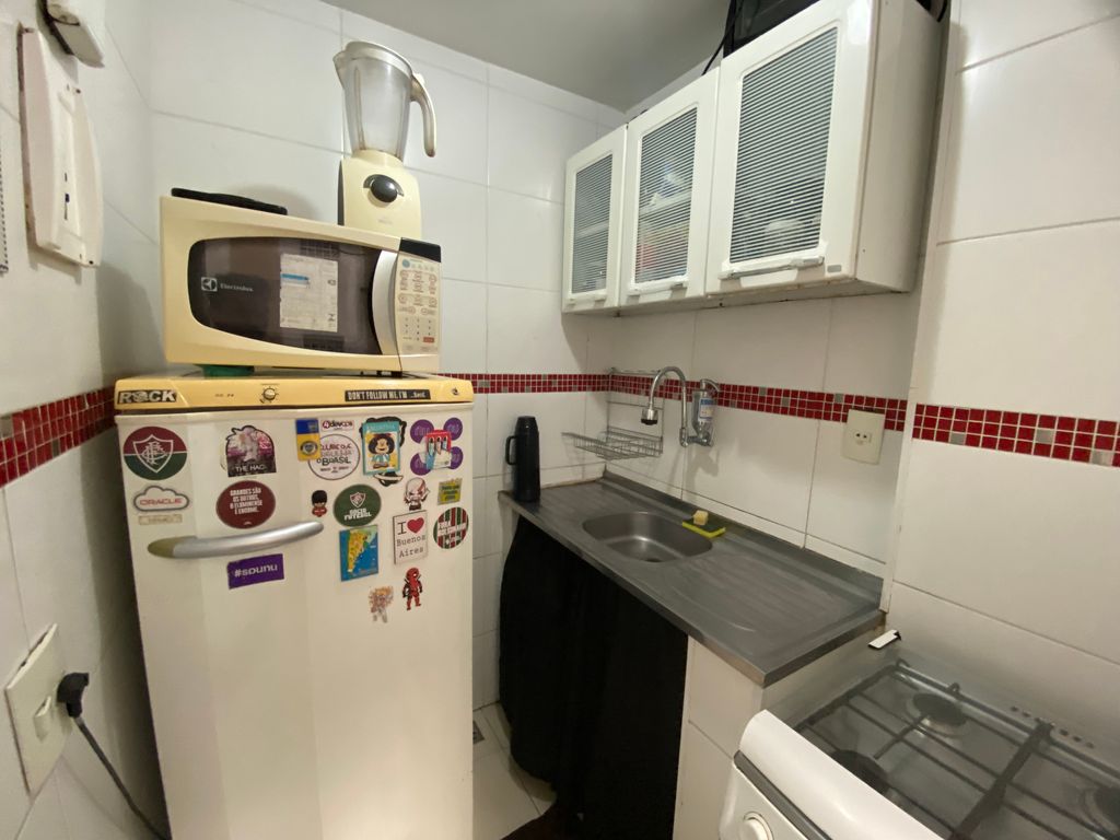 Imagens do imóveis Apartamento Quarto e Sala Reformado Em Prédio com Boa Infraestrutura no Centro
