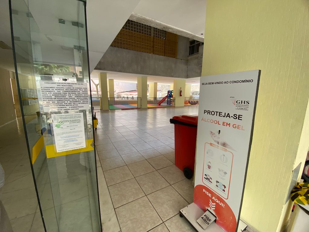 Imagens do imóveis Apartamento Quarto e Sala Reformado Em Prédio com Boa Infraestrutura no Centro