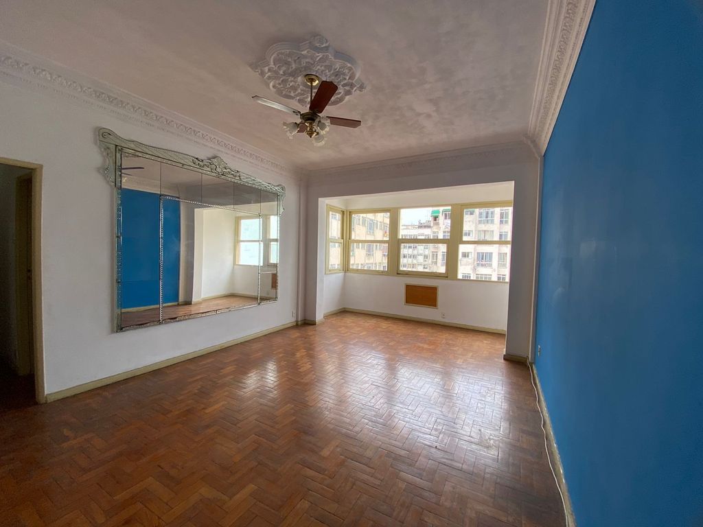 Imagens do imóveis Apartamento de Três Quartos no Bairro de Fátima no Centro do Rio de Janeiro