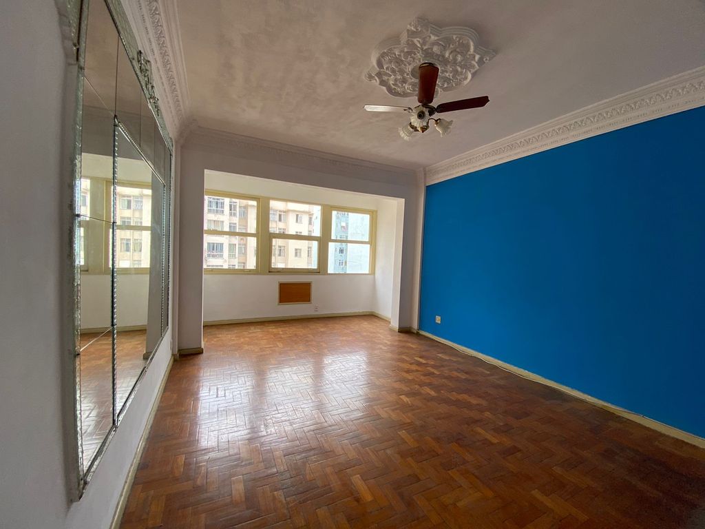 Imagens do imóveis Apartamento de Três Quartos no Bairro de Fátima no Centro do Rio de Janeiro