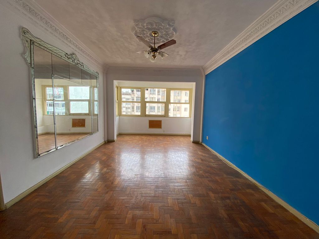 Imagens do imóveis Apartamento de Três Quartos no Bairro de Fátima no Centro do Rio de Janeiro